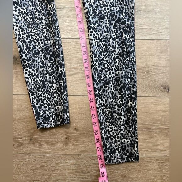 Anna & Ava Pull-on Pants Jegging Animal Print Size Medium NWT - Picture 7 of 10